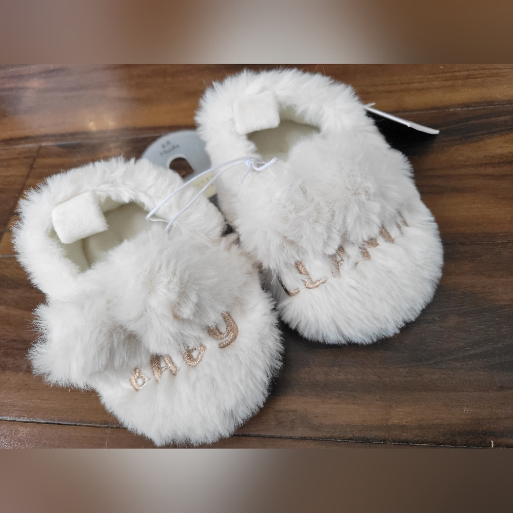 Lauren Conrad- Baby Llama Slippers